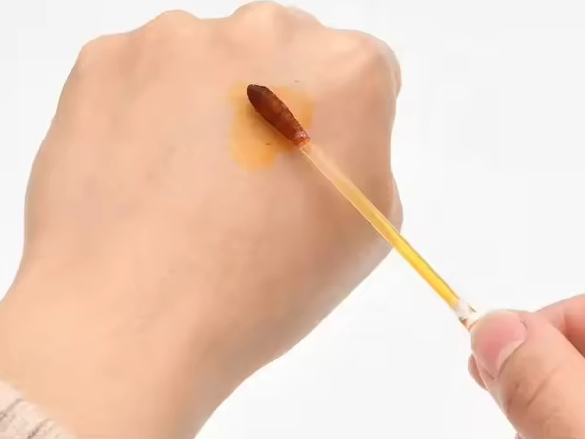 Single Use Iodine Swab Application